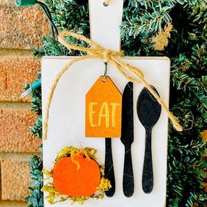 *Pumpkin Eat Cutting Board Sign Ornament